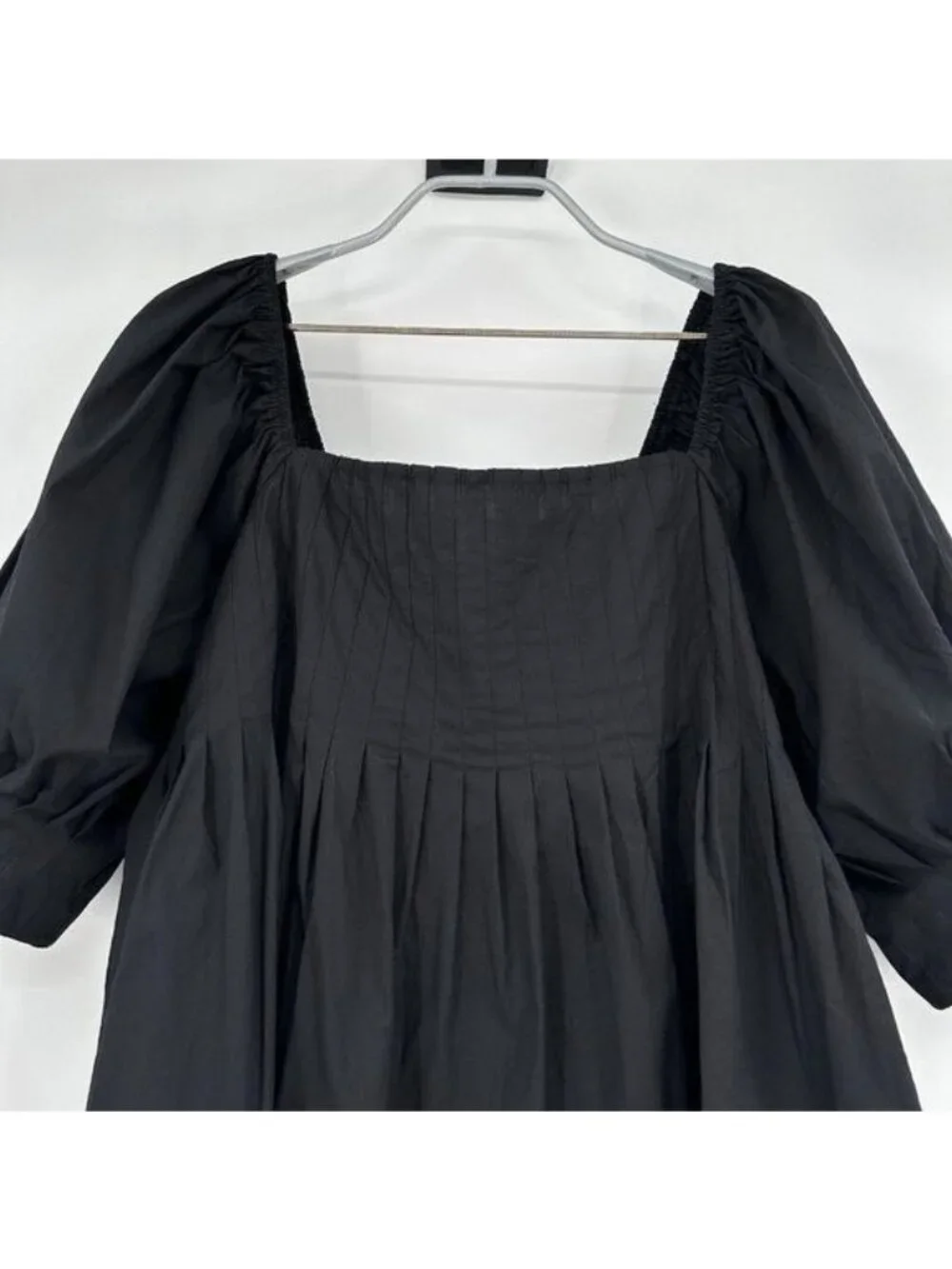 Pomander Place by Tuckernuck Black Shaye Blouse size L NWT Puff Sleeve Pleated